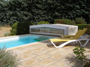 Maison provençale chaleureuse avec piscine